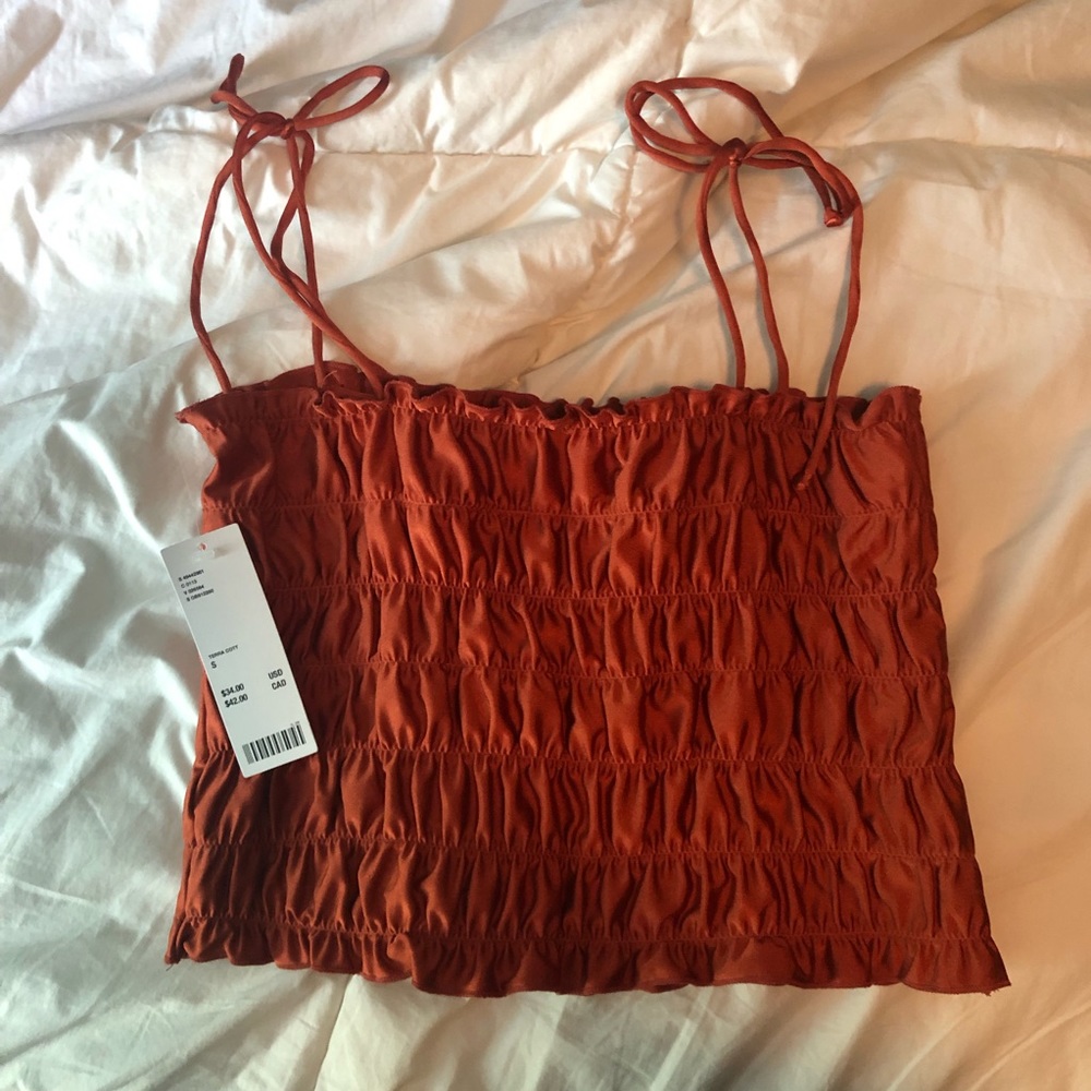 BNWT UO ruched top